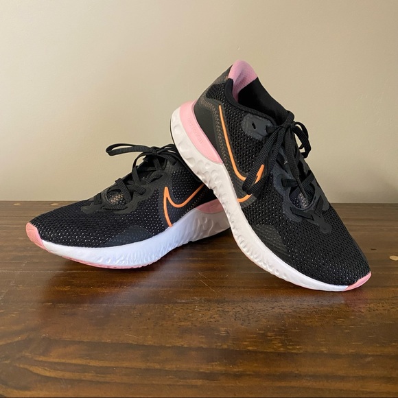 Nike Shoes - Women’s Size 6.5 Nike Renew Black & Pink Running Shoes